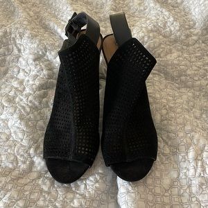 Tahari black open toe heels size 10